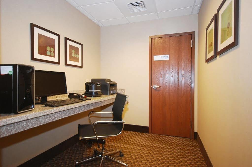 Holiday Inn Express And Suites Kittanning, An Ihg Hotel Exterior photo